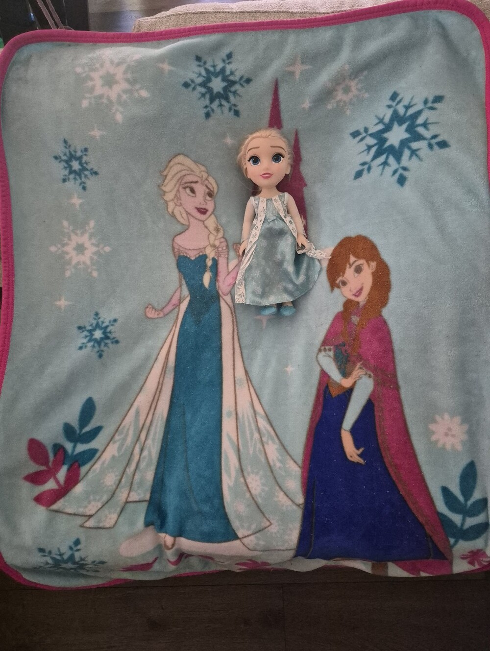 14" Disney Princess ELSA Doll/Frozen Blanket BUNDLE